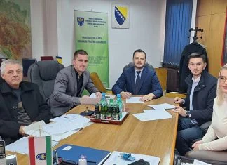 Potpisani ugovori za realizaciju infrastrukturnih projekata u povratničkim mjesnim zajednicama ZDK-a Potpisani Ugovori Za Realizaciju Infrastrukturnih Projekata U Povratničkim Mjesnim Zajednicama ZDK A Foto