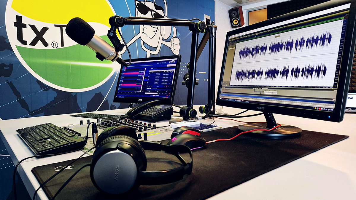 Radio ZENIT, Studio
