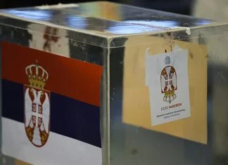 Izborna komisija Srbije odbacila prigovor opozicije za poništavanje izbora Srbija Izbori Zatvorena Biralista Prebrojavanje (1)