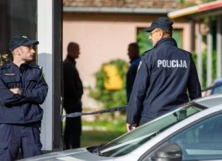 Policija “upala” u učionicu škole u Hrvatskoj, tri mladića konzumirala amfetamin na času