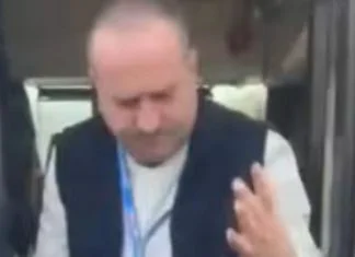 Vozač autobusa u Sarajevu izbacio staricu iz vozila, pala na pločnik (VIDEO) Vozač Autobusa