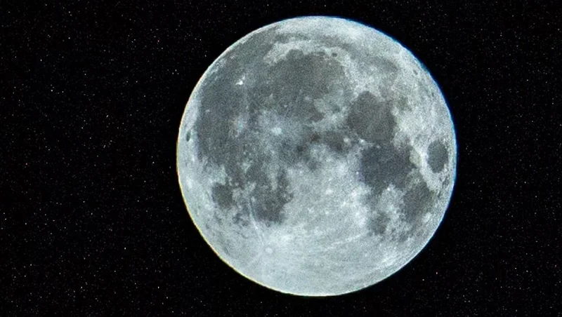 Rare Blue Moon Credit Yulia Kolosova CC BY 40 Wikimedia Commons