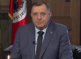 Dodik u (ne)tipičnom izdanju: Građanima poslao ljubav i nazdravio uz novogodišnju čestitku (VIDEO) Dodik