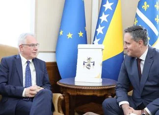 Bećirović – Marfi: SAD neće dozvoliti ugrožavanje mira i nezavisnosti BiH Dr. Bećirović Razgovarao S Ambasadorom SAD A U BiH Majklom Marfijem Foto