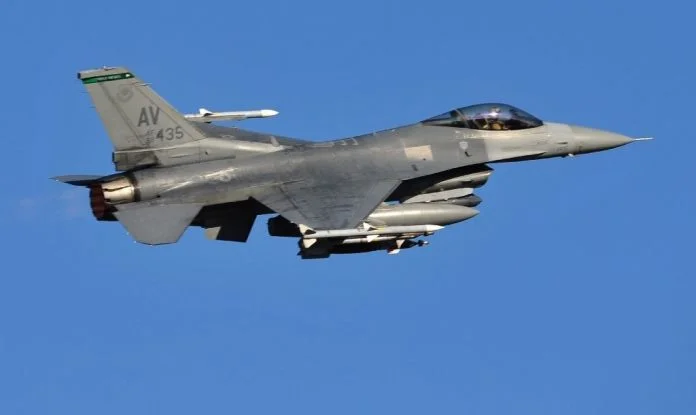 F 16 Avion