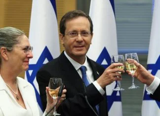 Izraelski predsjednik: Odnosi sa Saudijskom Arabijom ključni za mir u regiji Izraelski Predsjednik Isaac Herzog