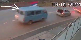 Kombi Iz Kojeg Je Pucano Pri Prolasku Pored Potočara