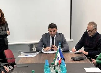 Održan sastanak s prijevoznicima koji imaju registrovane redove vožnje na autobusnim linijama u ZDK: Poboljšati uslove u javnom prijevozu (FOTO) Održan Sastanak S Prijevoznicima Koji Imaju Registrovane Redove Vožnje Na Autobusnim Linijama U ZDK Foto