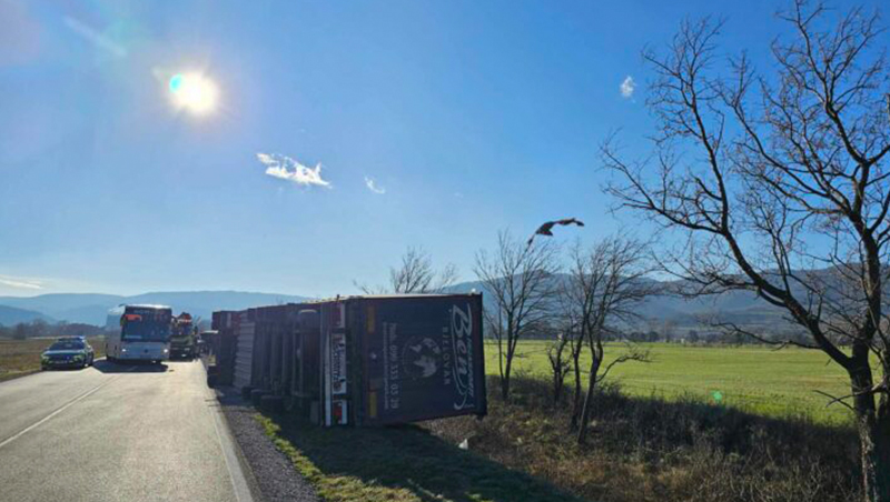 Prevrnuti Kamioni U Vipavskom Vatrogasno Spasilački Centar Ajdovščina