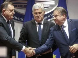 SNSD, HDZ, Trojka