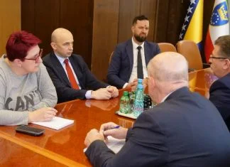 Prosvjetnim radnicima u ZDK povećane plate, trenutno najveće u FBiH (VIDEO)