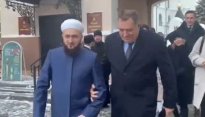 Dodik Ruku Pod Ruku Sa Ruskim Imamom, Posjetio Jedan Od Centara Islama Foto