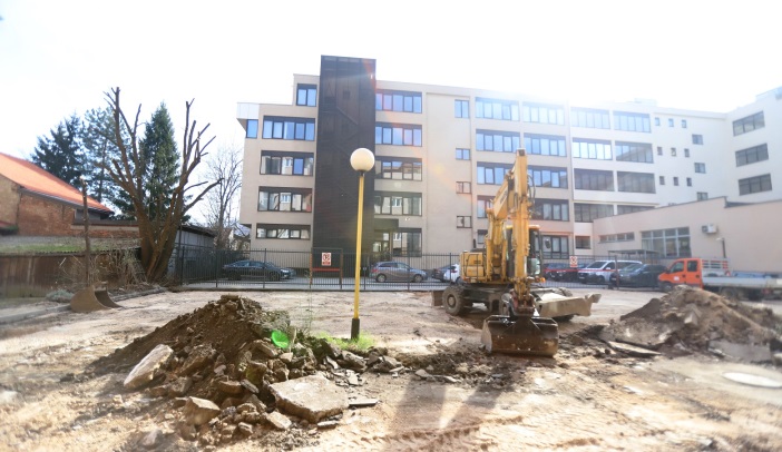 Početak radova na sanaciji parkinga u centru Zenice (FOTO)