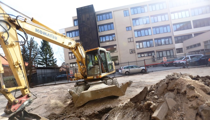 Početak radova na sanaciji parkinga u centru Zenice (FOTO)