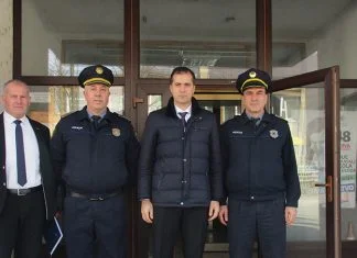 Ministar unutrašnjih poslova ZDK i policijski komesar posjetili Policijsku stanicu Nemila Ministar Unutrašnjih Poslova ZDK I Policijski Komesar Posjetili Policijsku Stanicu Nemila Foto