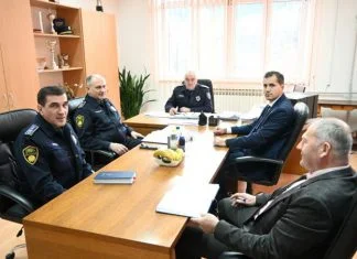 Ministar unutrašnjih poslova ZDK Emir Vračo i policijski komesar Admir Gazić u posjeti Policijskoj upravi V u Olovu Policija ZDK Posjeta Foto