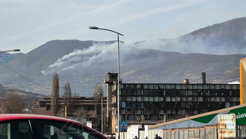 Šumski Požar U Blizini Zenice Foto