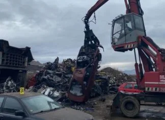 Pogledajte uništavanje vozila u Zenici koja su oduzeta od “bahatih vozača” (FOTO) Uništavanje Vozila