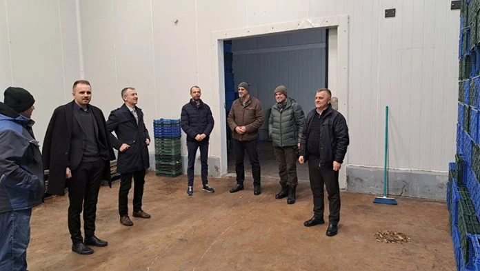 Hladnjaca Zeljezno Polje 1402 1