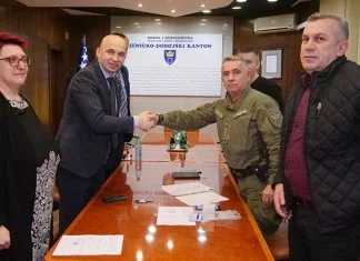 Premijer Nezir Pivić i predstavnici sindikata MUP-a potpisali sporazum o visini osnovice za obračun plaće Osnovica Mup 2