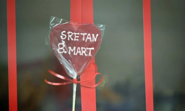 8. Mart