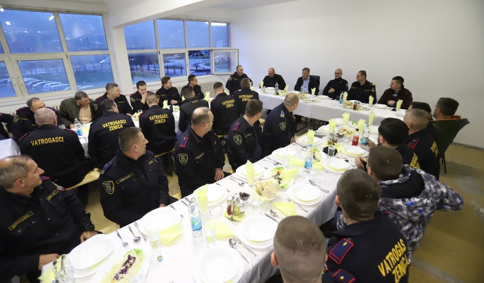 Iftar U Vatrogasnoj Službi Zenica