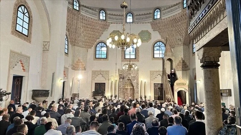 Bajramska hutba reisa Kavazovića: Snaga našeg društva ogleda se u poštivanju svačijeg prava Bajramska Hutba Reisa Kavazovića