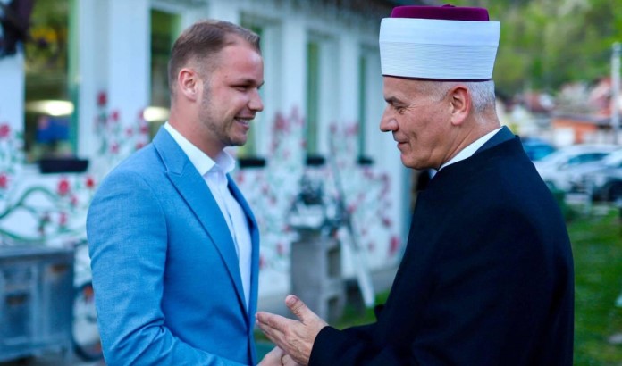Draško Stanivuković bio domaćin iftara u Banja Luci Draško Stanivuković