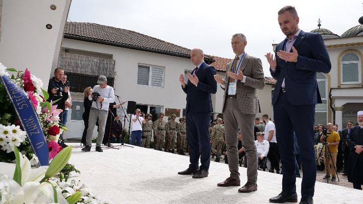 Delegacija Zeničko-dobojskog kantona odala počast žrtvama zločina u Ahmićima (FOTO)