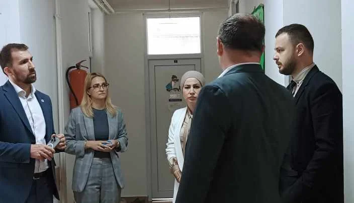 Adnan Delić posjetio Centar za djecu i mlade s posebnim potrebama Zeničko-dobojskog kantona