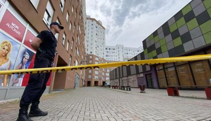 U Tuzli ubijeni žena i djeca od devet i dvije godine, pronađena sjekira