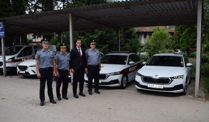 Ministar unutrašnjih poslova ZDK i policijski komesar posjetili Policijsku stanicu Visoko i Breza (FOTO)