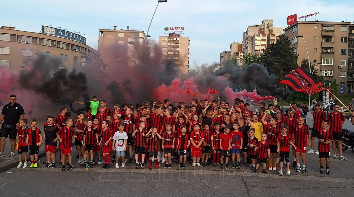 Omladinci NK Čelik Zenica svečano proslavili 79. rođendan kluba (VIDEO+FOTO) Polish 20240620 200445011