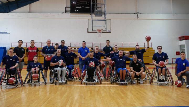 Mladi ragbijaši poželjeli sreću košarkašima BiH u kolicima na Europskom prvenstvu