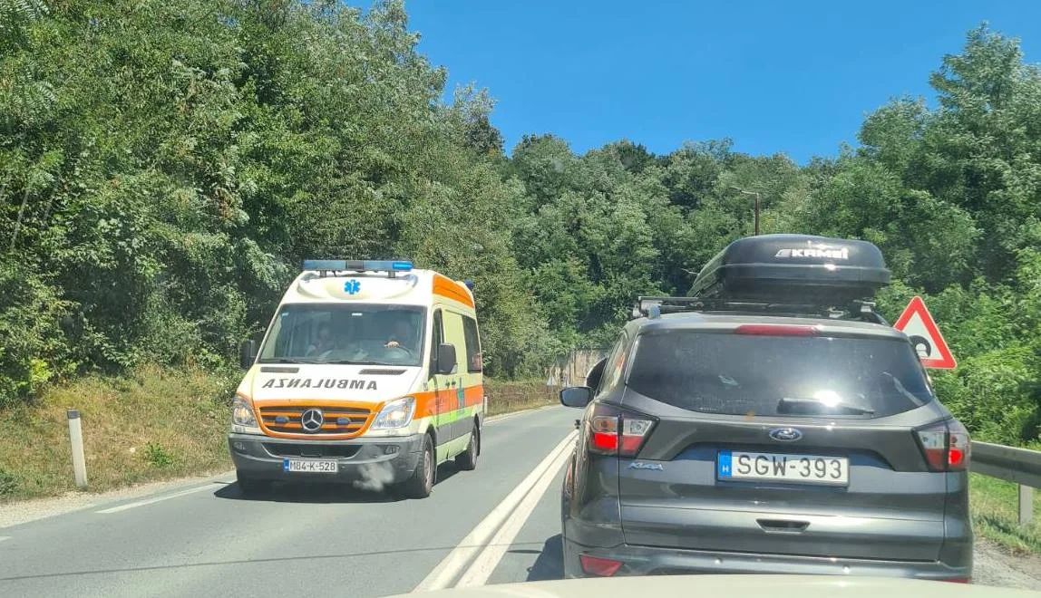 Sudar četiri vozila na M17, ima povrijeđenih