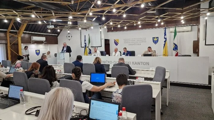 Održana sjednica Skupštine ZDK, razmatrano osam tačaka