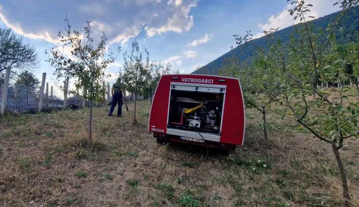 Zenički vatrogasci spasili dvije osobe od požara (FOTO)