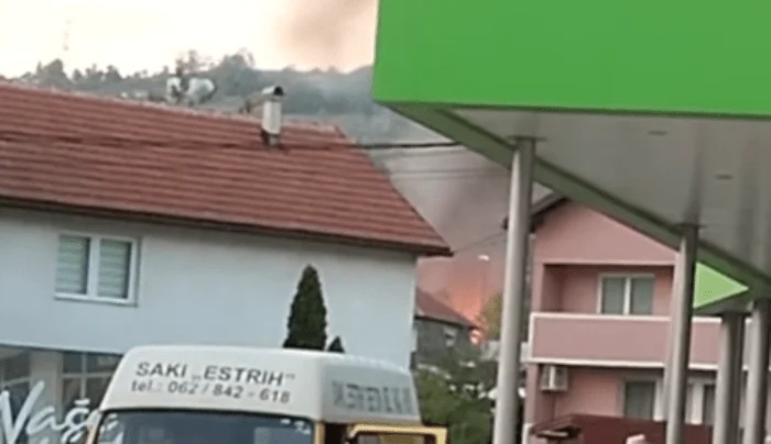 U zeničkom naselju Radakovo gori napuštena kasina (VIDEO)