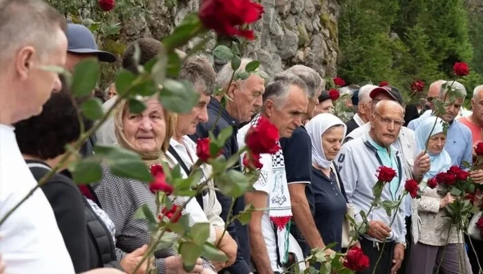 Obilježena 32. godišnjica strijeljanja logoraša na Korićanskim stijenama