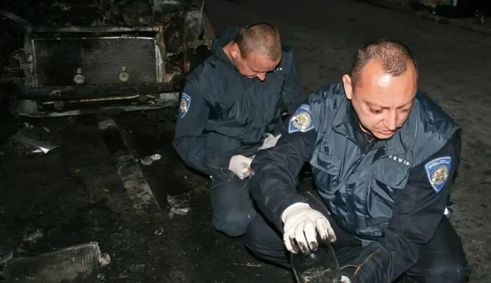 Žena iz BiH zapalila auto policijskog načelnika u Istri, potpuno izgorjela tri vozila