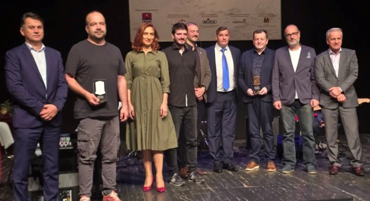 Predstava “Kiselina” apsolutna pobjednica Međunarodnog festivala “Zlatna vila” u Prijedoru