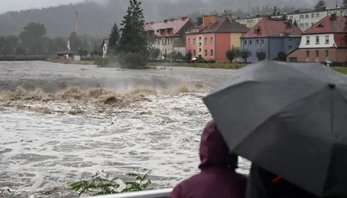 Nevrijeme širom Evrope, pukla brana u Poljskoj, četvero poginulih u Rumuniji (VIDEO) Poplave U Evropi