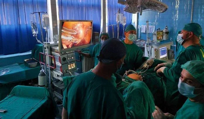 U Kantonalnoj bolnici Zenica izvedena prva laparoskopska histerektomija sa adneksetomijom