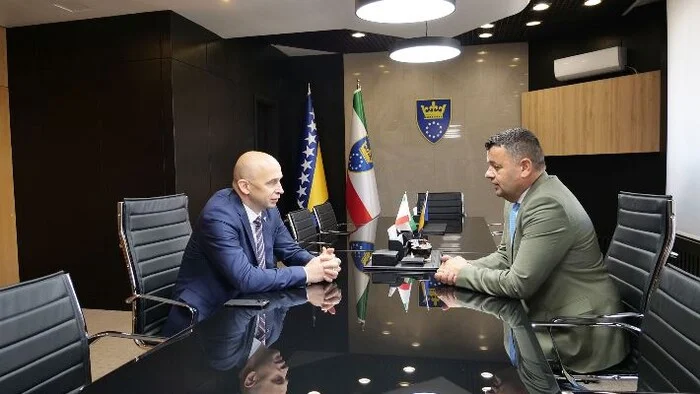 Premijer Pivić i ministar Hurtić razgovarali o projektima od značaja za lokalne zajednice