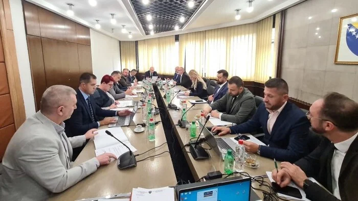 Jednokratna pomoć za 8.160 korisnika egzistencijane naknade i ratnim vojnim invalidima u ZDK-u