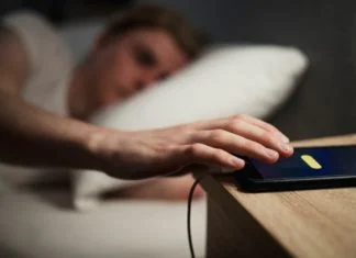 Kako pomicanje sata utječe na raspoloženje? Alarm