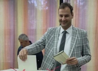 Kandidat za gradonačelnika Zenice Almir Babajić obavio svoju građansku dužnost Almir Babajić Izbori 2024
