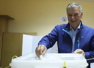 Fuad Kasumović obavio građansku dužnost i pozvao građane na izlazak na izbore Fuad Kasumović