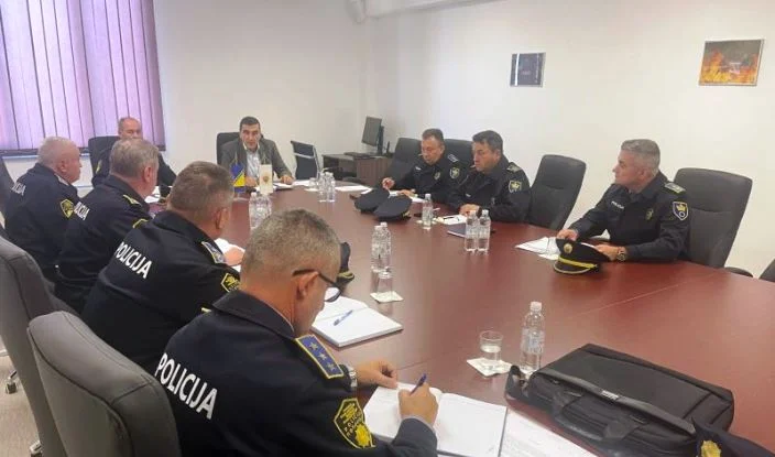 Policijski komesar Uprave policije MUP-a ZDK održao sastanak sa načelnicima policijskih uprava
