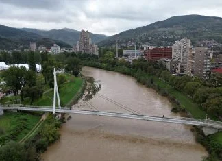 Nivo rijeke Bosne u Zenici u blagom padu, meteorolozi najavili nove padavine (VIDEO+FOTO) Rijeka Bosna